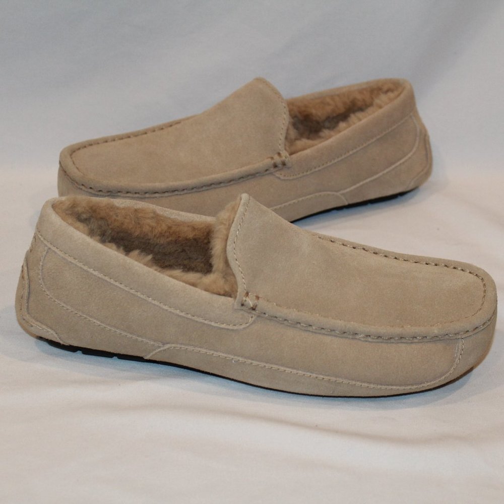 NIB‎ UGG MEN'S ASCOT SAND SUEDE SHEARLING SLIP ON SLIPPERS